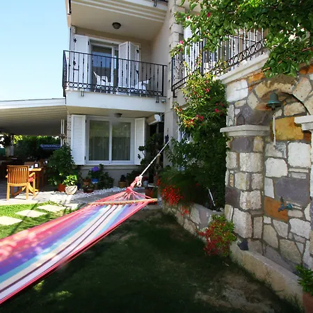 Kandira Butik B&B Çeşme