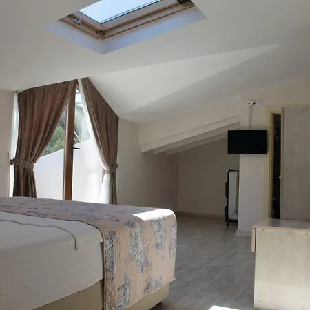 Kandira Butik Çeşme