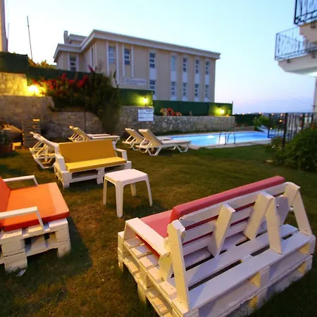 B&B Kandira Butik 4*