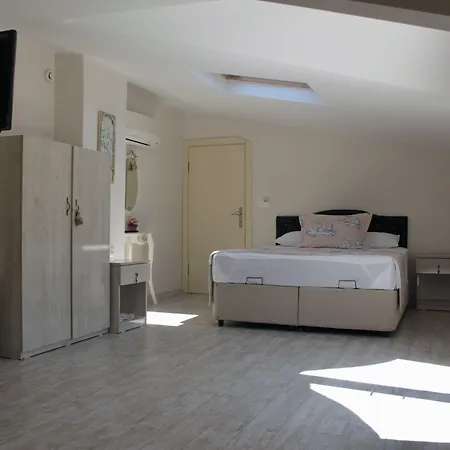 Kandira Butik 4* Çeşme