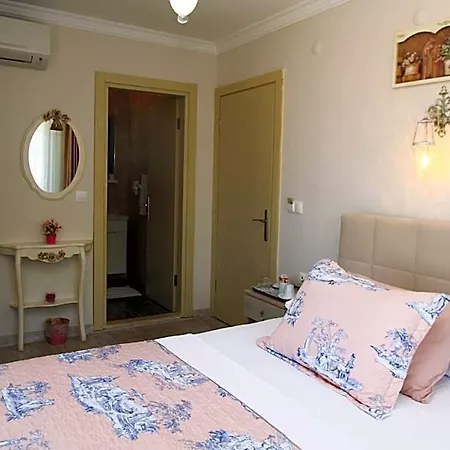 فندق مبيت وإفطار Kandira Butik Çeşme