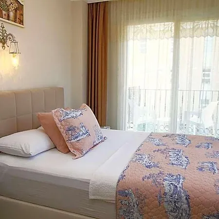 Kandira Butik فندق مبيت وإفطار