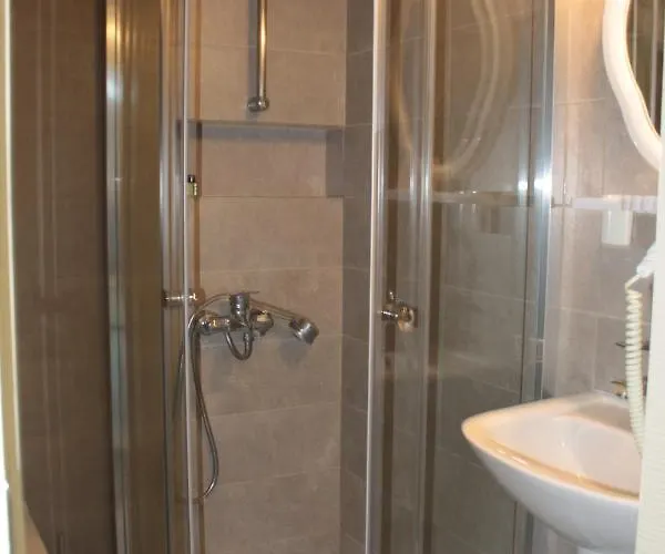 Kandira Butik Çeşme